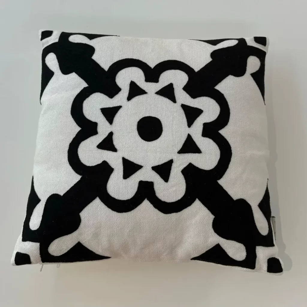 Cojín BlackEcru.